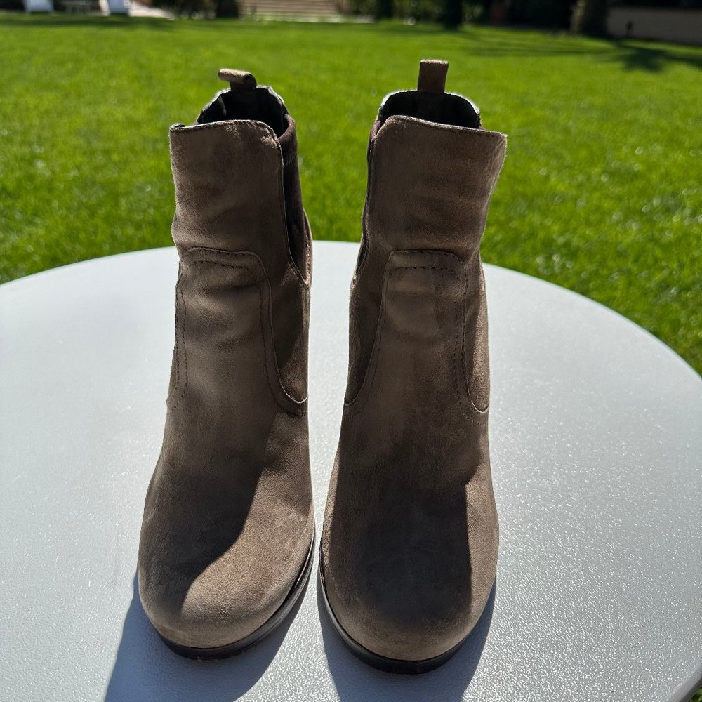 Tory Burch Hendin Wedge Ankle Boots - US 9.5 - Tan Color
